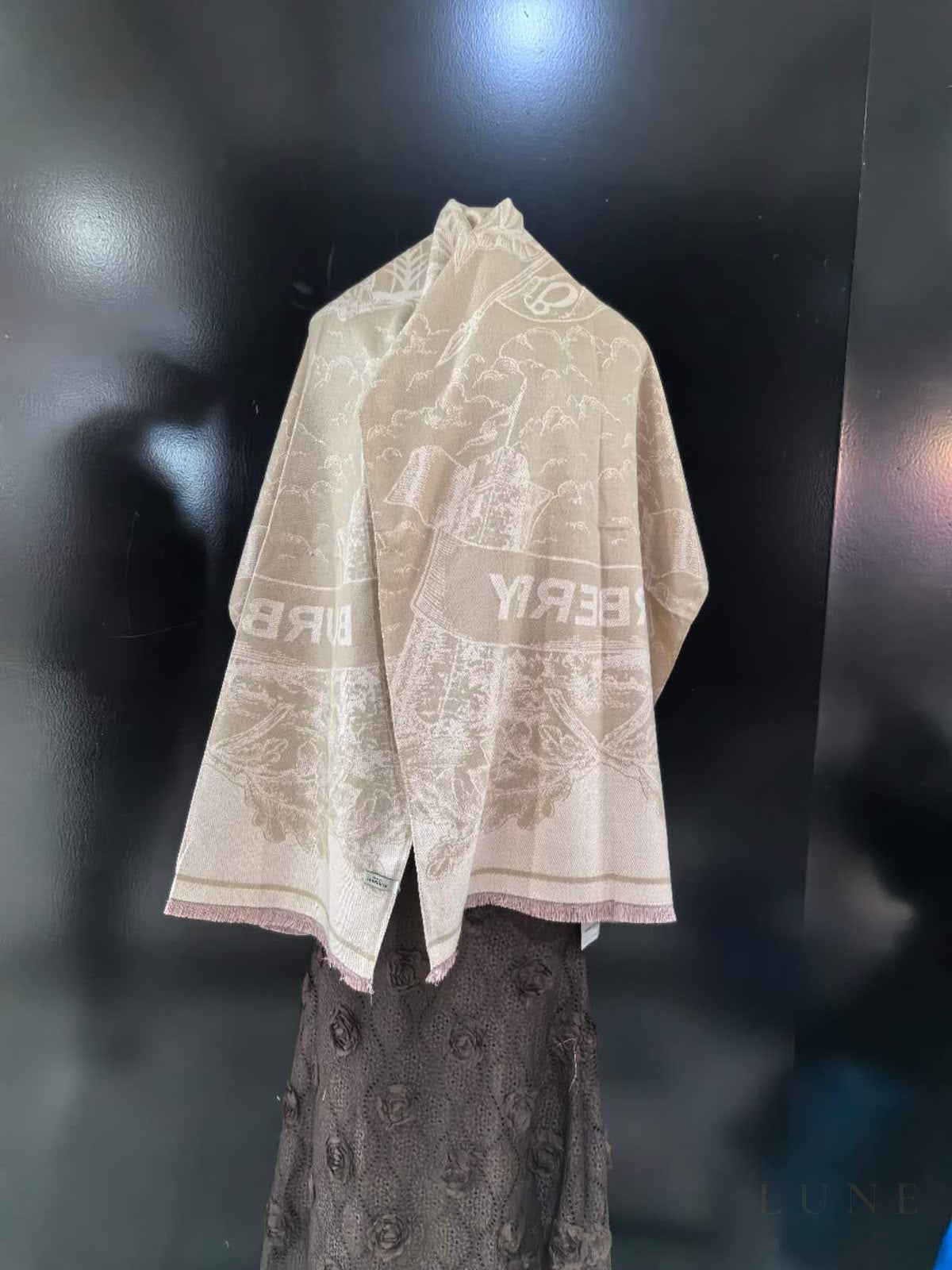 Burberry | Scarf Oak Leaf Cream - View 5