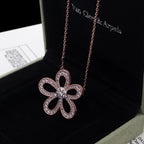 Van Cleef Flowerlace Pendant