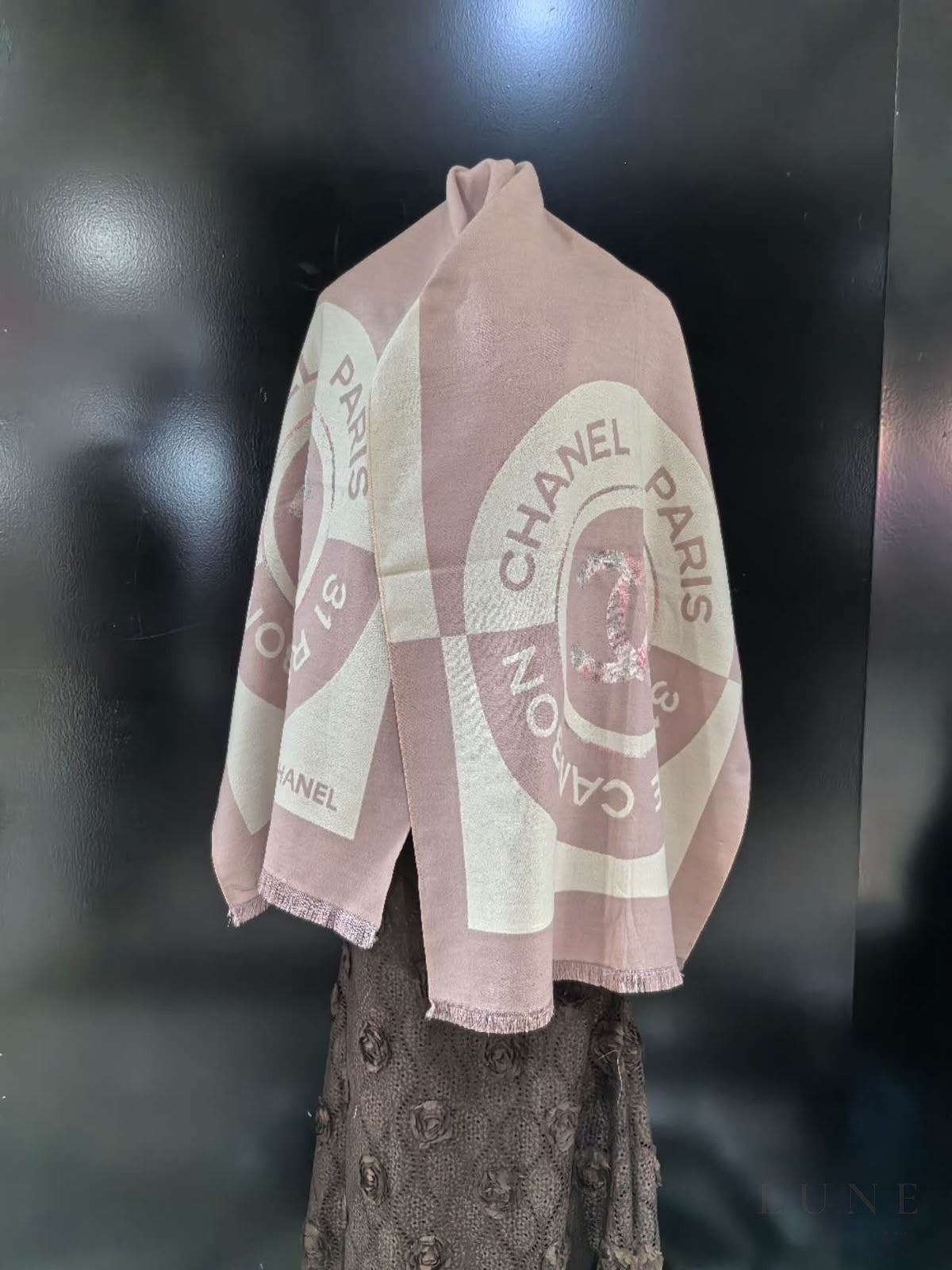 Chanel | Scarf CC Rue Dusty Pink - View 5