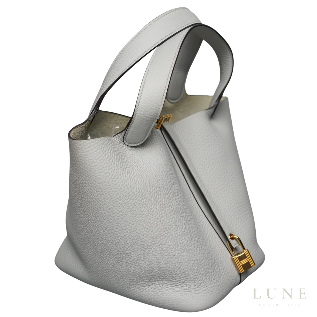 Hermès Picotin Lock 18 Bucket Bag – White - View 2