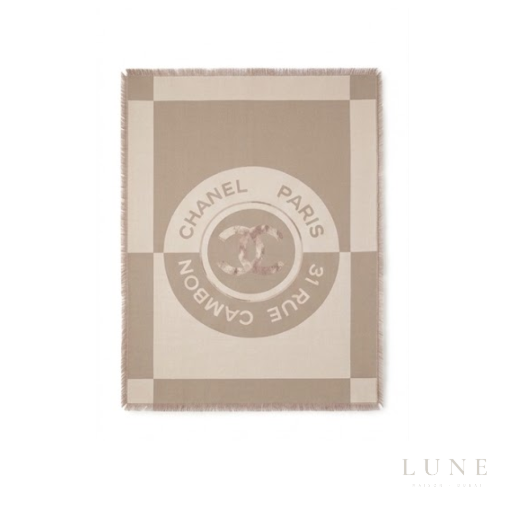 Chanel | Scarf CC31 Rue Beige - View 1