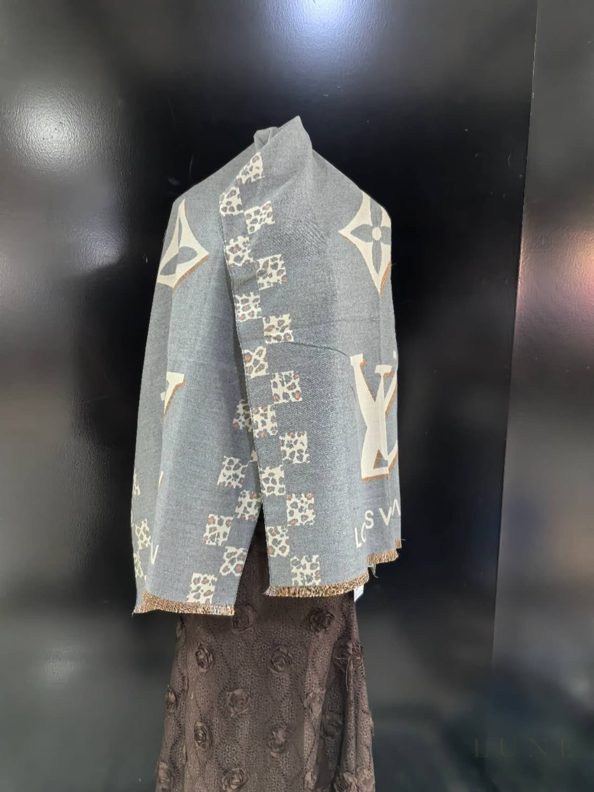 Louis Vuitton Monogram Light Scarf – Gray