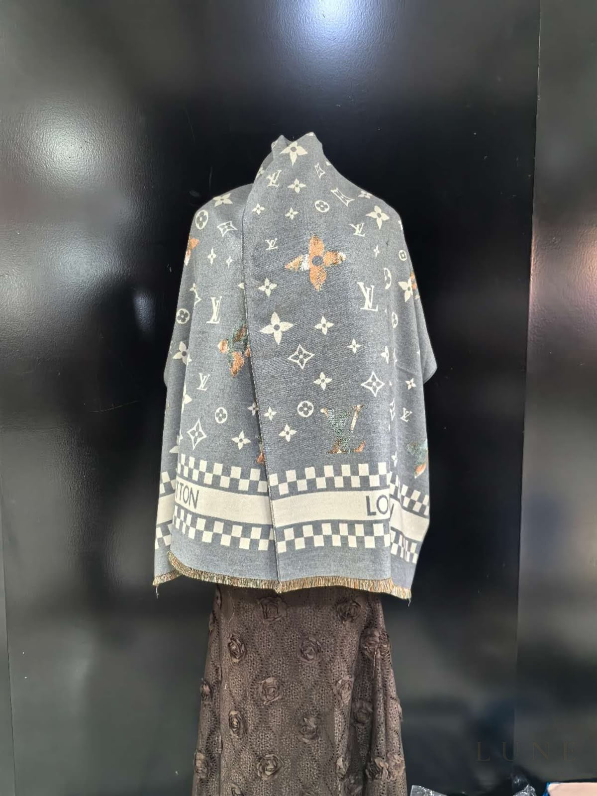 Louis Vuitton | Scarf Wild At Heart Slate Grey - View 5
