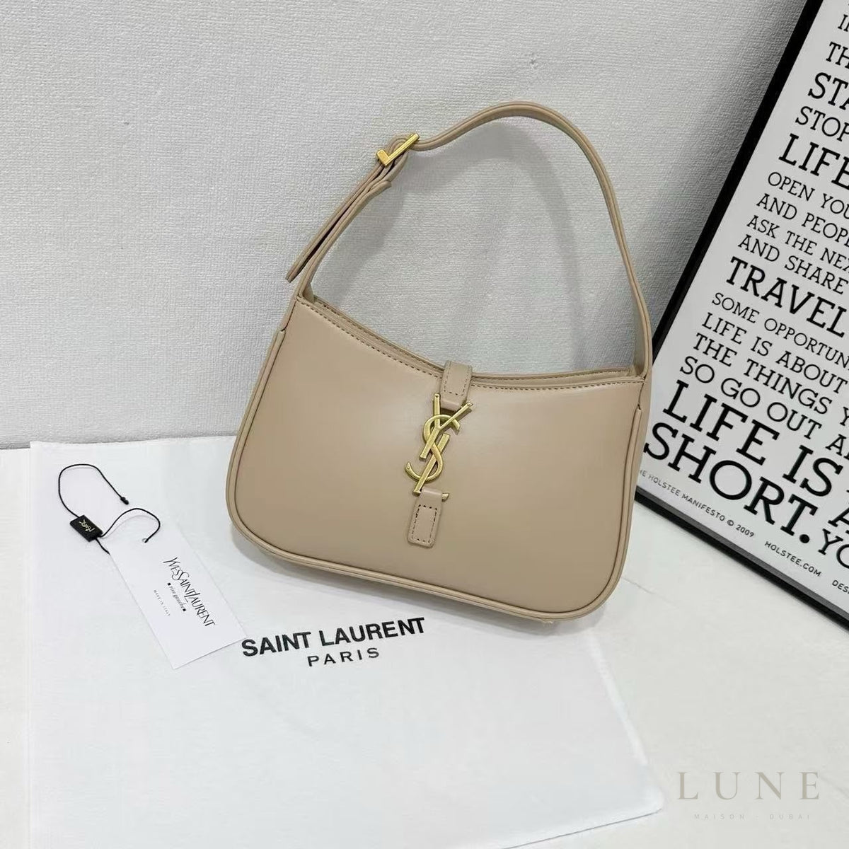 Saint Laurent Hobo – Beige