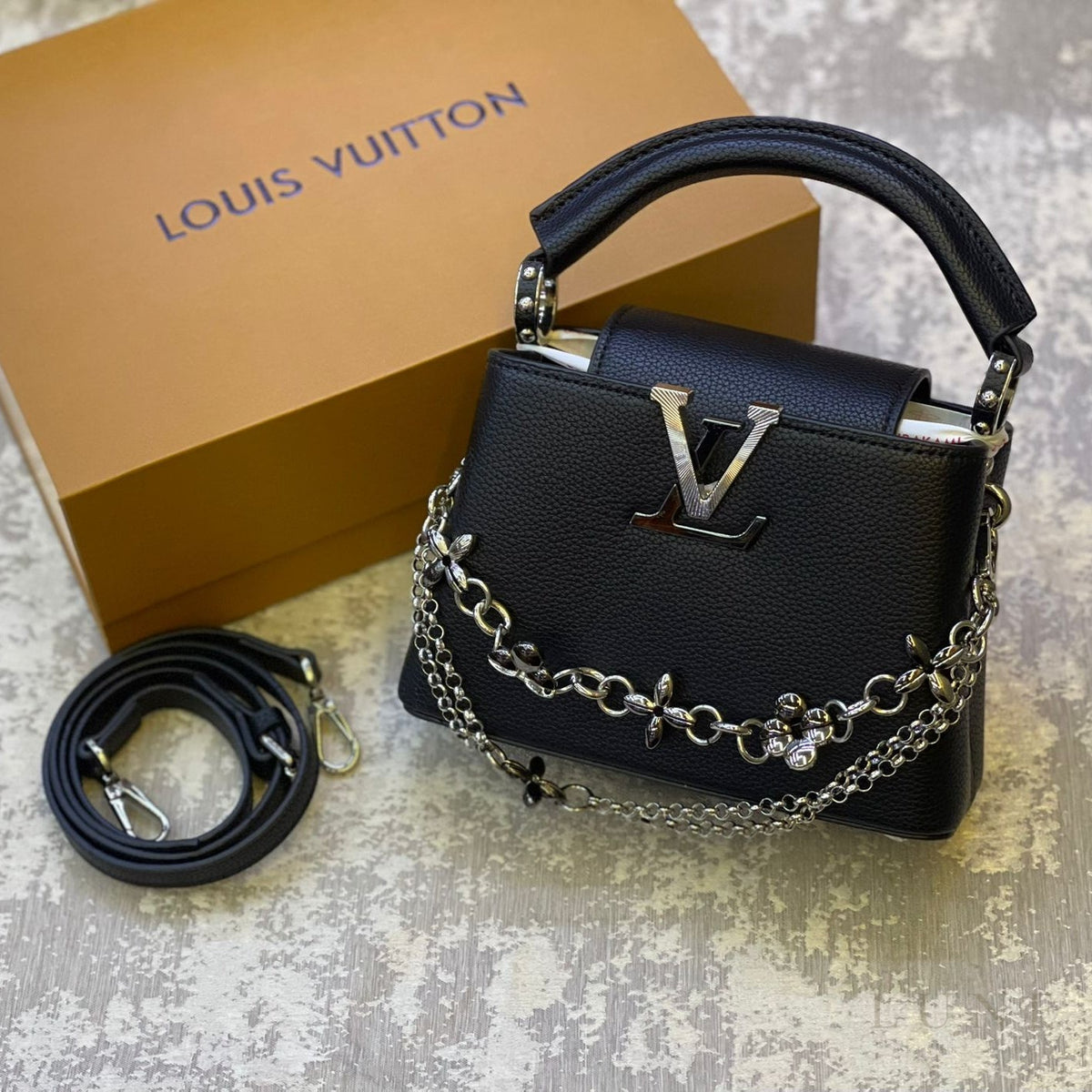 Capucines-Style Handbag