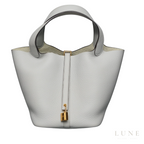 Hermès Picotin Lock 18 Bucket Bag – White - View 1