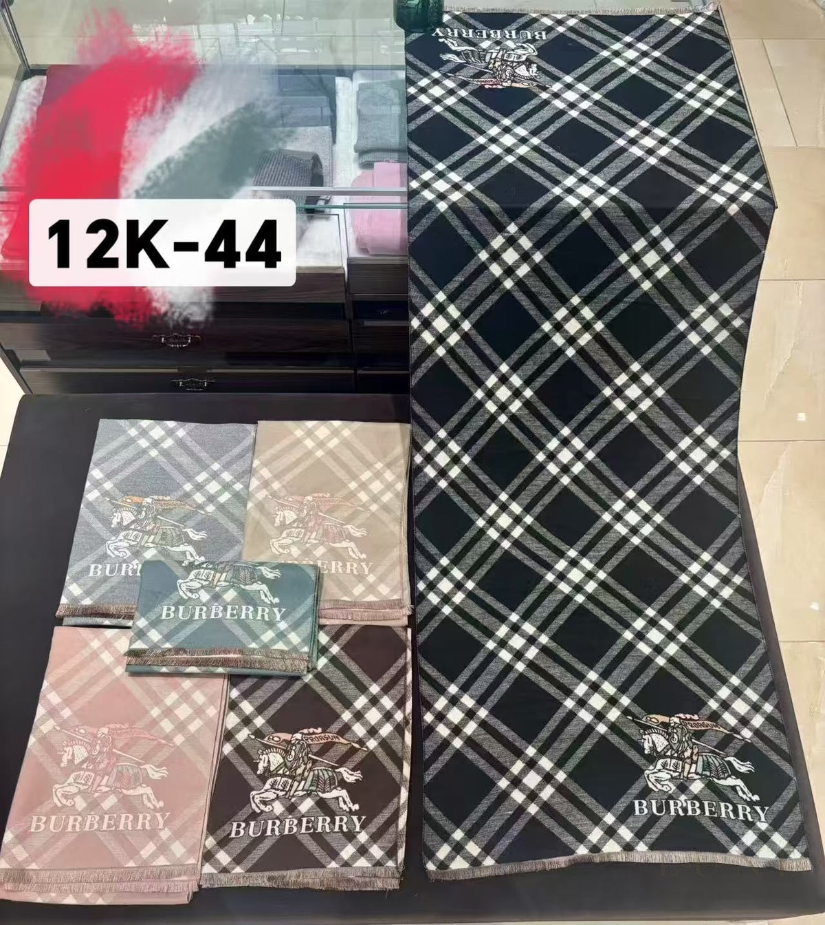 Burberry | Scarf Classic Check Black - View 5