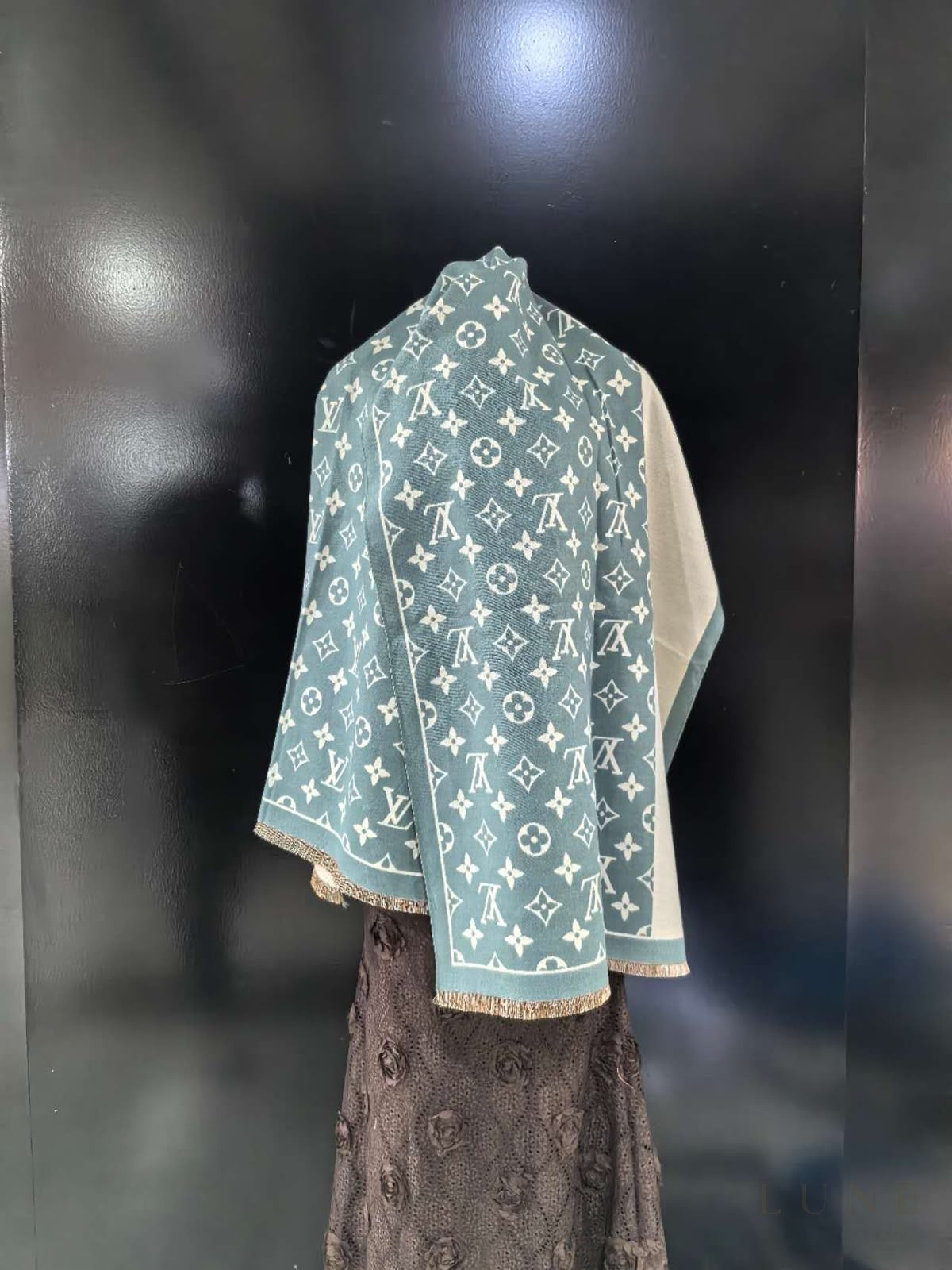 Louis Vuitton | Shawl Classic Celadon Green - View 5