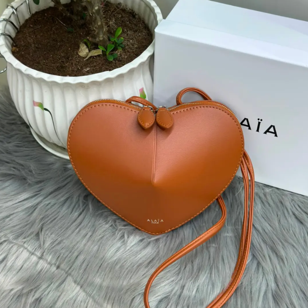 Alaïa Le Cœur Calfskin Bag – Brown