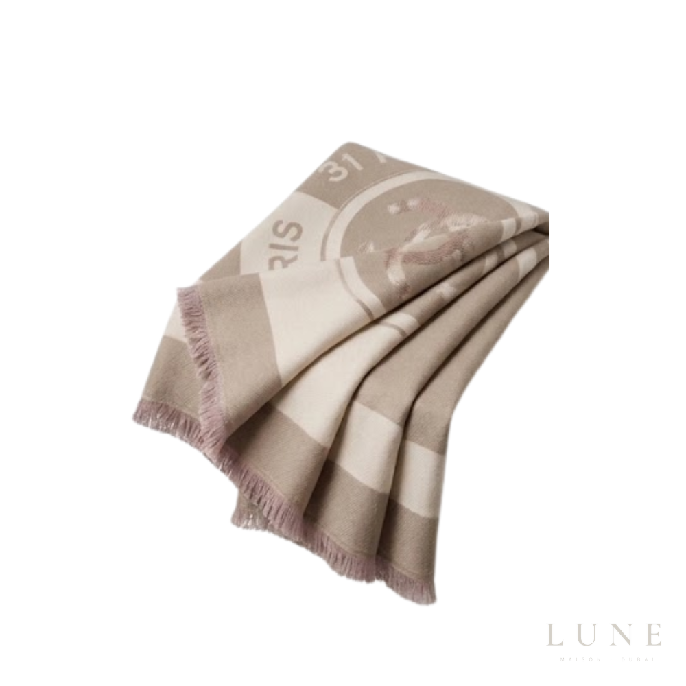 Chanel | Scarf CC31 Rue Beige - View 2