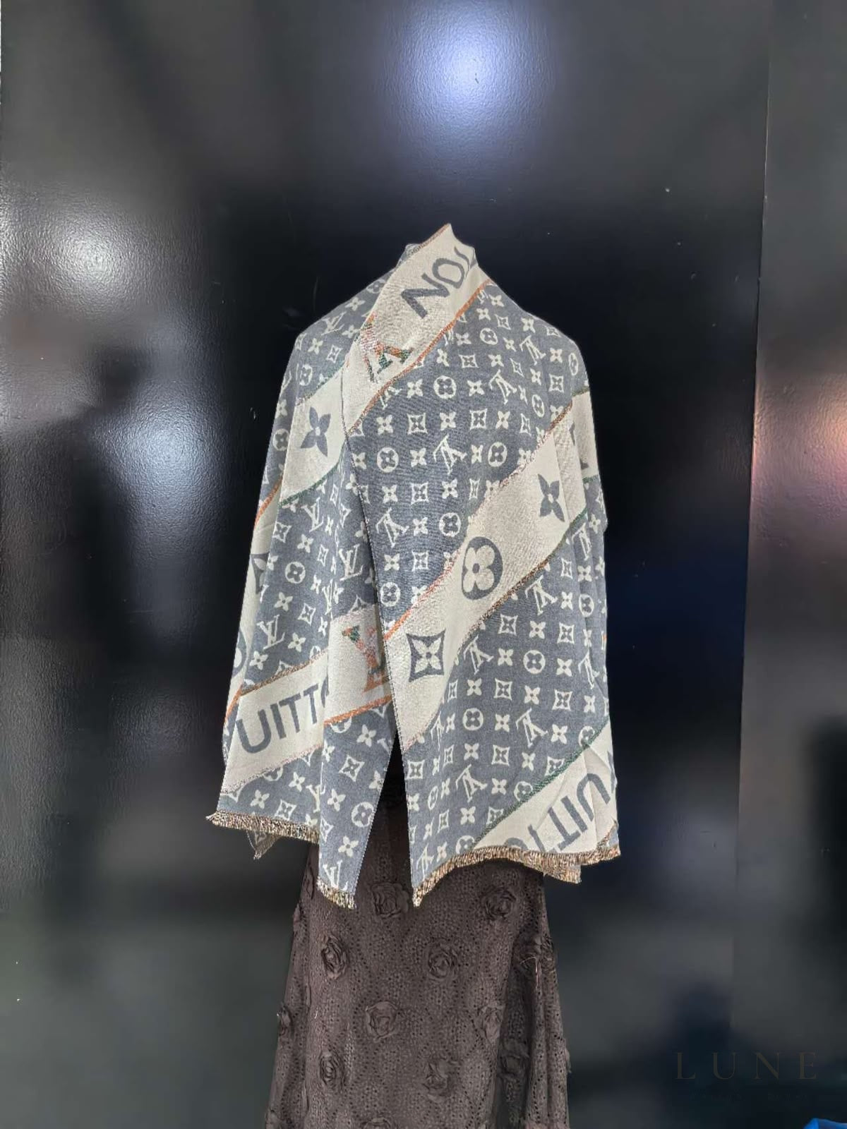 Louis Vuitton | Scarf Split Slate Grey - View 5