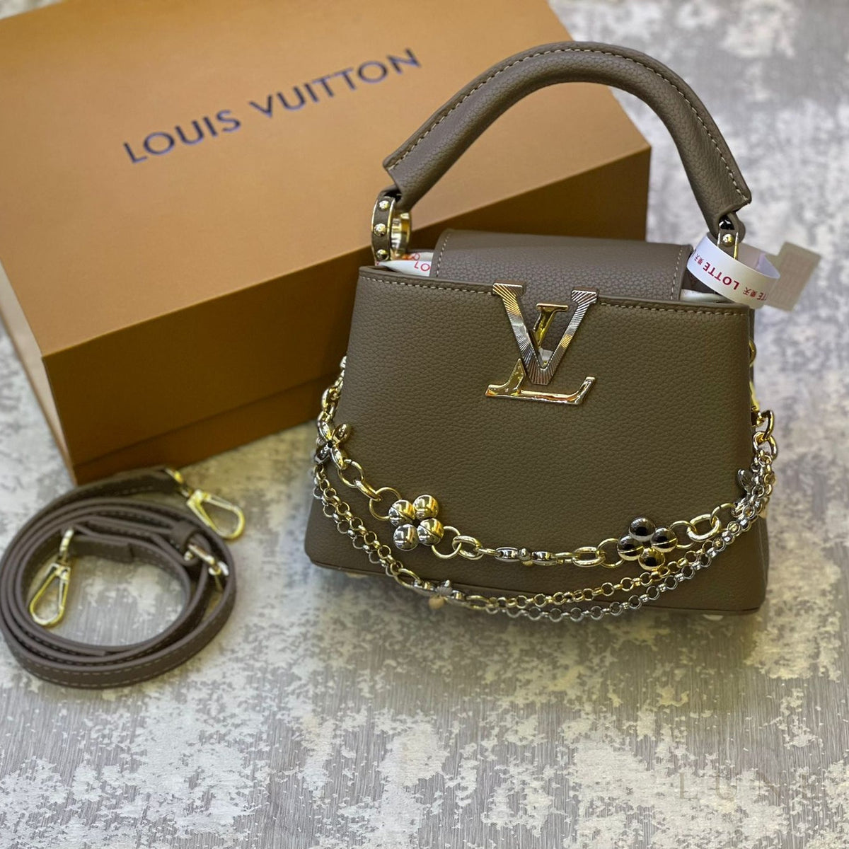 Capucines-Style Handbag